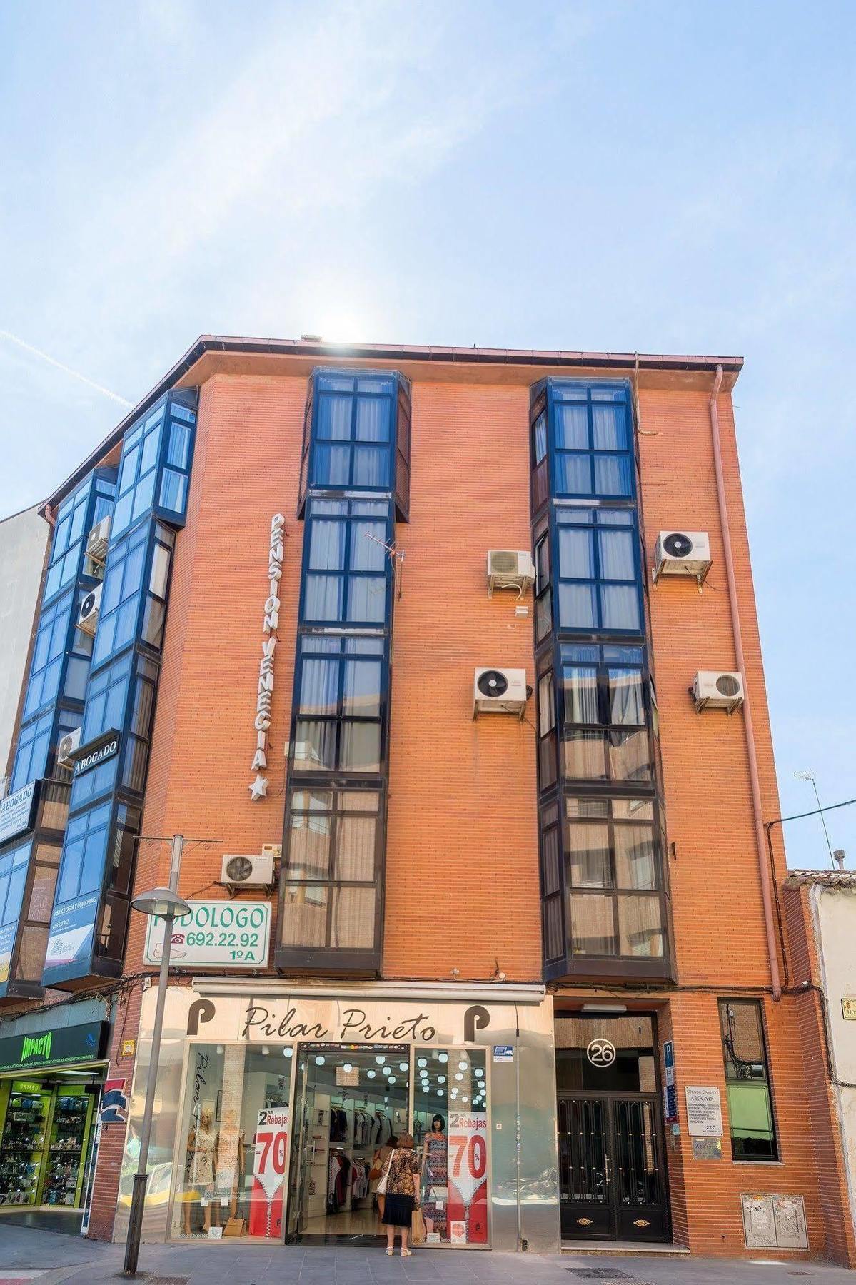 Pension Venecia Pinto Exterior photo