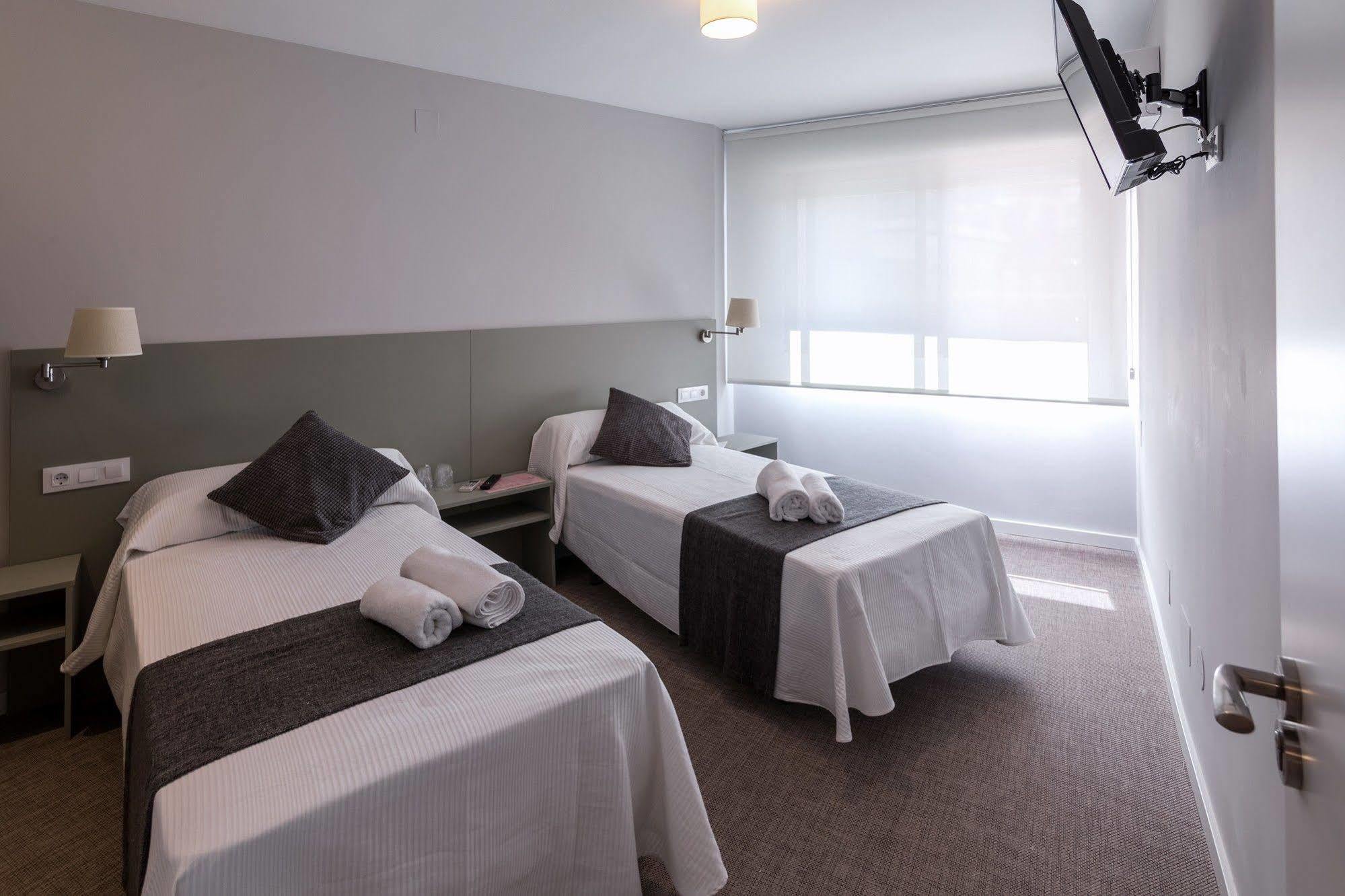 Pension Venecia Pinto Exterior photo